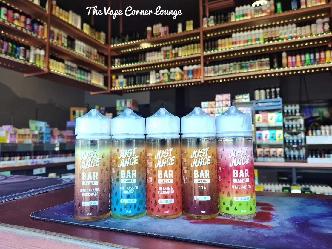 Πάγκος και ράφια στο The Vape Corner Lounge, Σολάρι