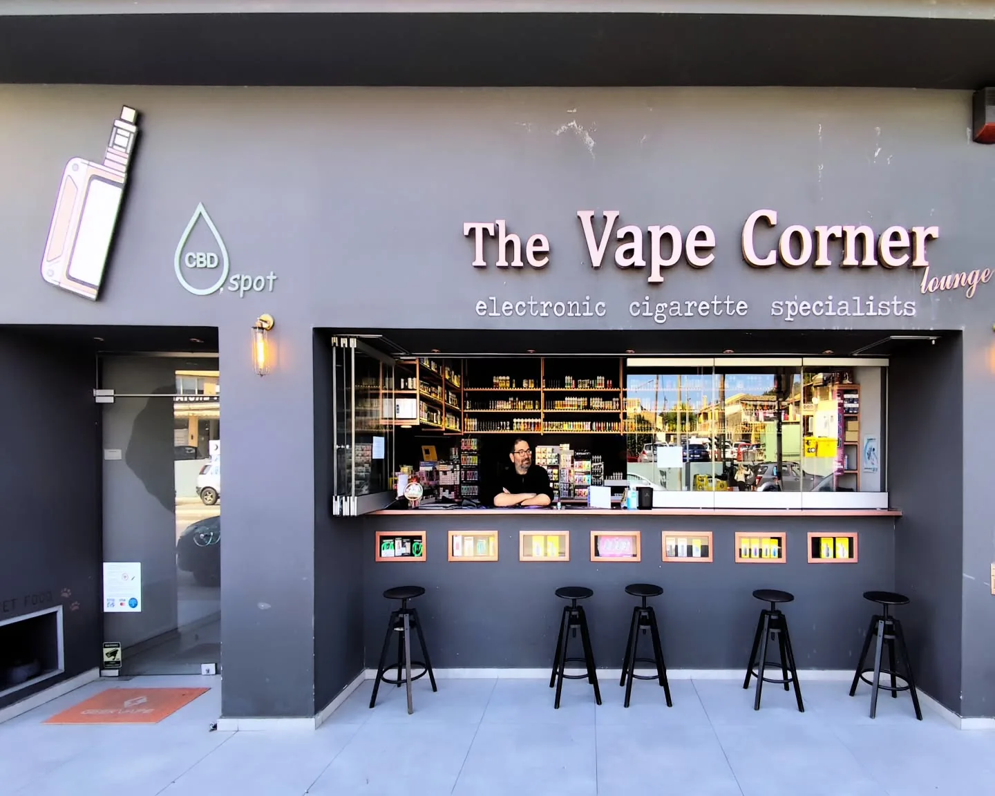 Πρόσοψη The Vape Corner Lounge στην περιοχή Σολάρι